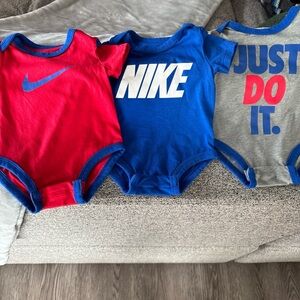 Nike Kids Bodysuit Trio - Red, Blue, Gray